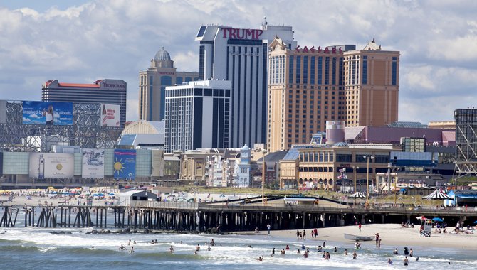 Video Atlantic City Nin Trump Plaza Kontrollü Patlamayla Yıkıldı 1 video atlantic city nin trump plaza kontrollü patlamayla yıkıldı